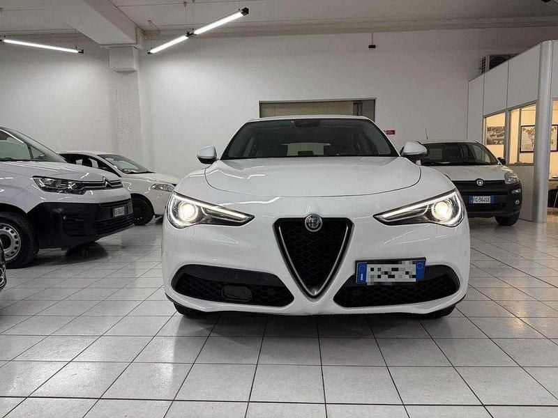 Usata Alfa Romeo Stelvio Business 190 CV (139 kW) 2021 Bianco SUV