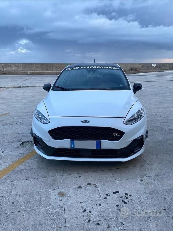 Bianco Usata 2018 Ford Fiesta ST-Line Utilitaria | 10.500 € (Buon prezzo) - Immagine 1/4