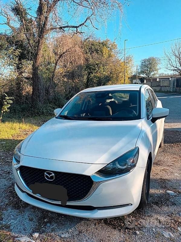 Usata Mazda 2 90 CV (66 kW) 2020 Bianco Berlina