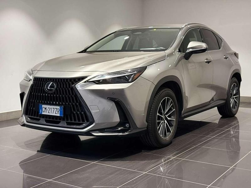 Usata Lexus NX350h 190 CV (139 kW) 2023 Sonic titanium SUV