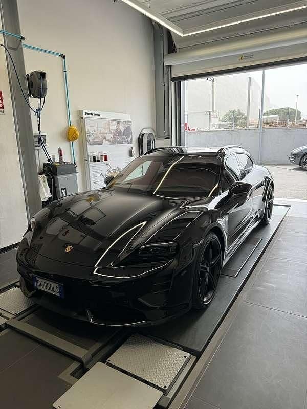 Usata 2022 Porsche Taycan Sport Turismo Station wagon | 84.999 € (Buon prezzo) - Immagine 1/4