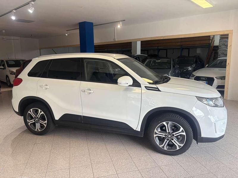 Usata Suzuki Vitara Exclusive 120 CV (88 kW) 2018 Bianco SUV