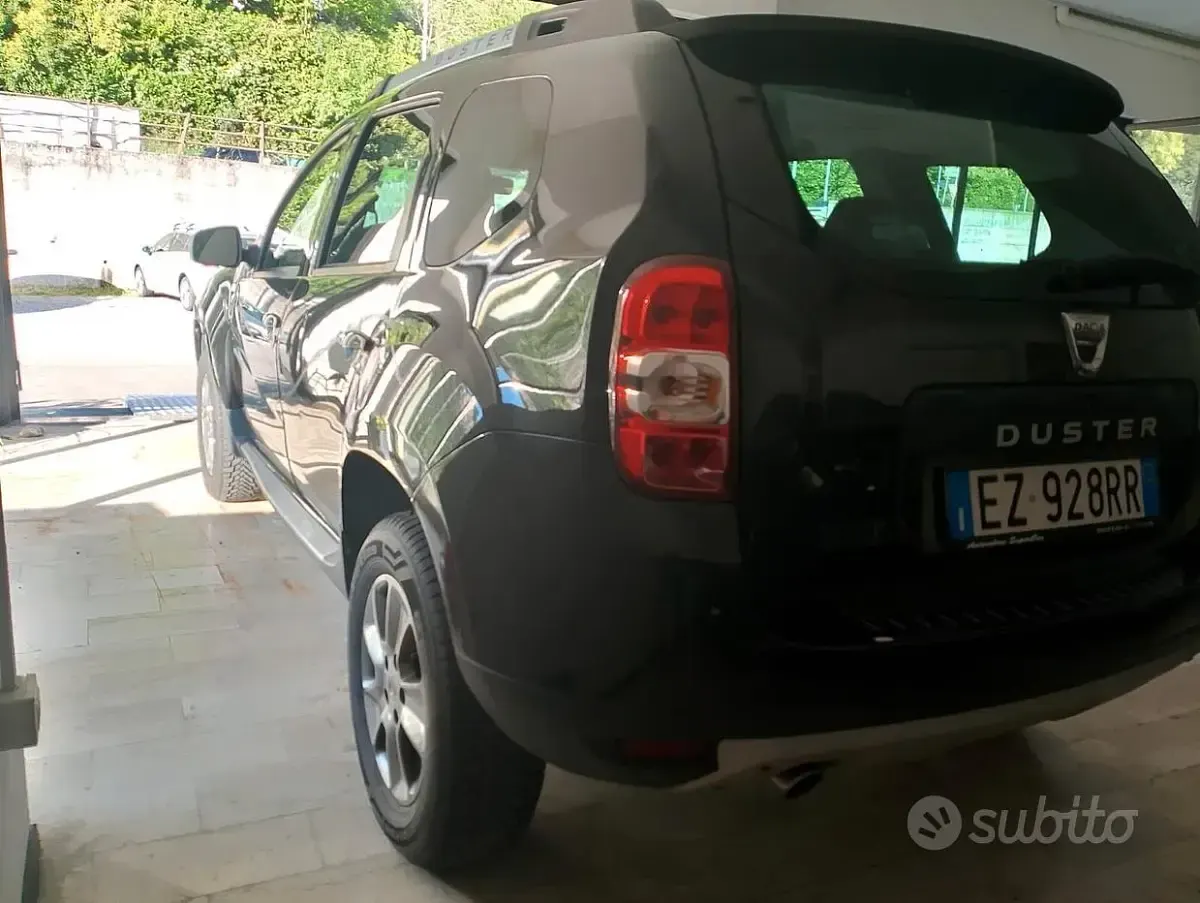 Usata Dacia Duster Lauréate 109 CV (80 kW) 2015 Nero SUV