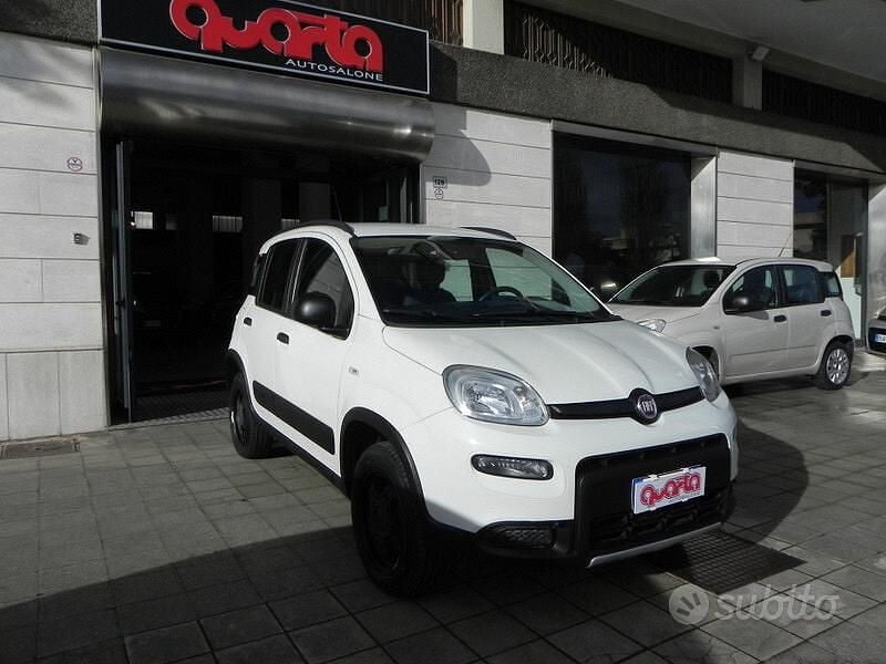 Usata Fiat Panda 4x4 S 85 CV (62 kW) 2019 Bianco Utilitaria