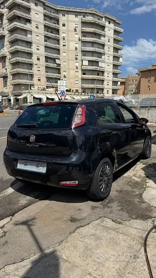 Usata Fiat Punto Evo Dynamic 85 CV (62 kW) 2014 Nero Utilitaria