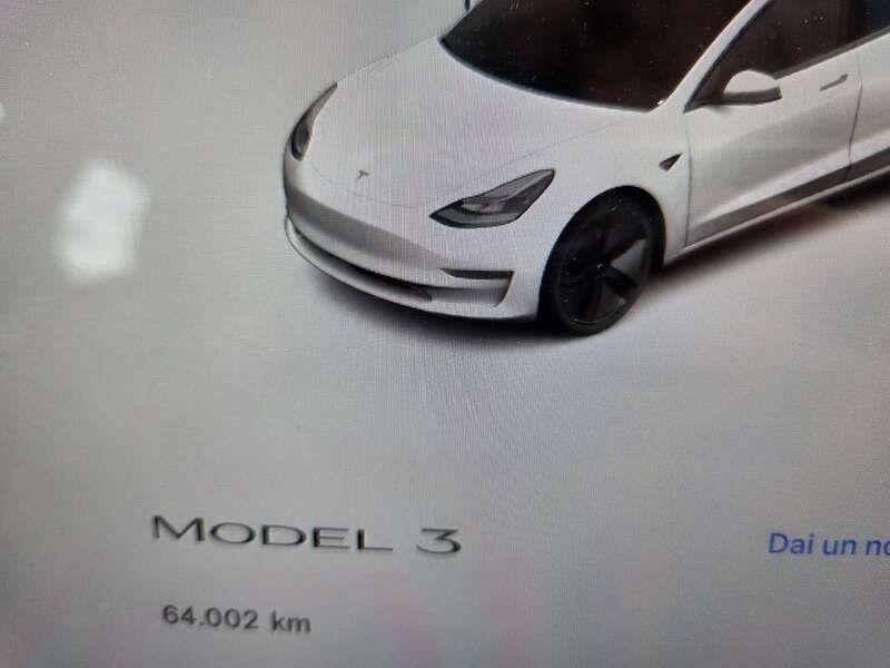 Usata 2023 Tesla Model 3 Standard Range Tre volumi | 35.000 € - Immagine 1/4