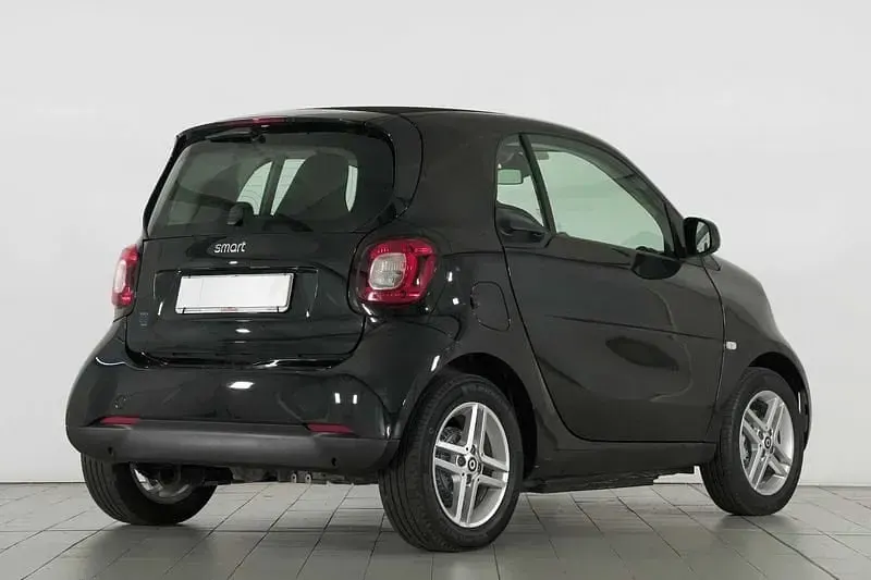Begagnad Smart ForTwo Coupé 41 kW (56 HK) 2022 Svart Halvkombi