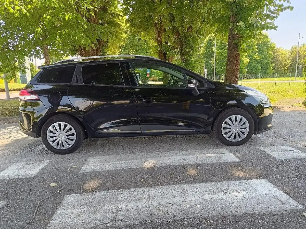 Usata Renault Clio GrandTour 75 CV (55 kW) 2014 Nero Station wagon