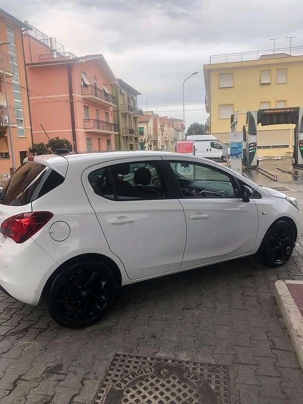 Usata Opel Corsa Edition 75 CV (55 kW) 2018 Nero Utilitaria