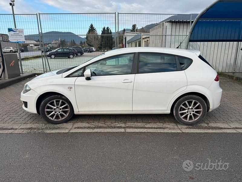 Usata Seat Leon 140 CV (102 kW) 2010 Bianco Utilitaria
