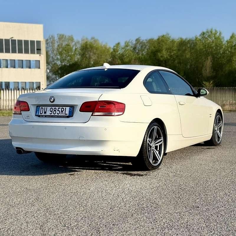Usata BMW 320 177 CV (130 kW) 2009 Coupé