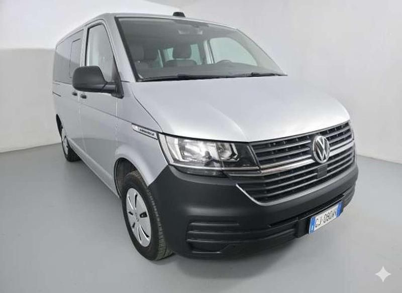 Usata VW Caravelle Trendline 110 CV (80 kW) 2022 Argento Monovolume