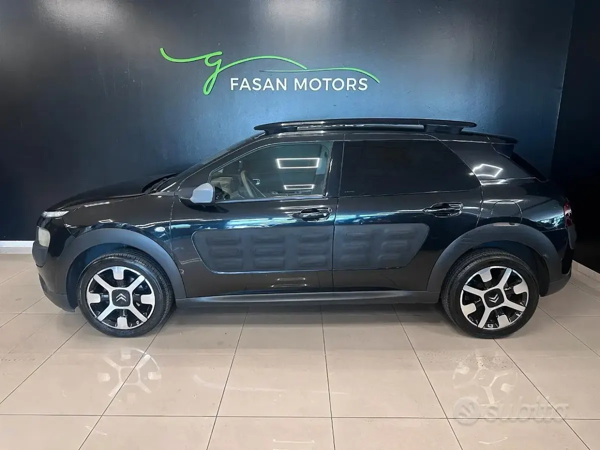 Usata Citroën C4 99 CV (72 kW) 2017 Nero SUV