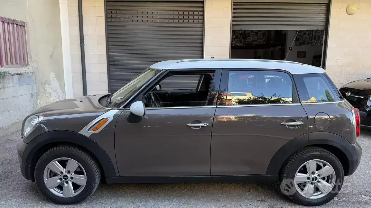 Usata Mini Countryman 111 CV (81 kW) 2015 Marrone SUV