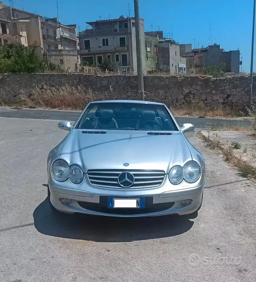 Usata Mercedes SL350 245 CV (180 kW) 2004 Grigio Cabrio