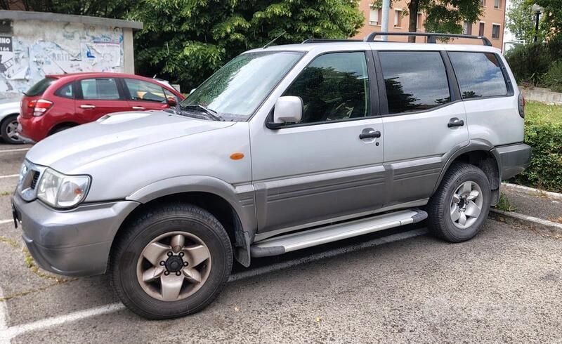 Usata Nissan Terrano 101 CV (74 kW) 2002 Grigio SUV