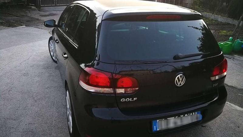 Usata VW Golf VI Highline 105 CV (77 kW) 2010 Utilitaria