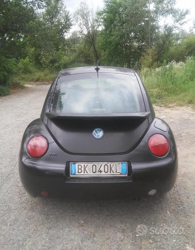 Usata VW New Beetle 101 CV (74 kW) 2000 Grigio Utilitaria