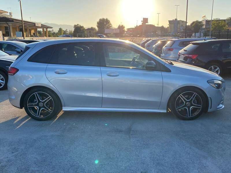 Usata Mercedes B200 Premium 150 CV (110 kW) 2019 Argento Utilitaria