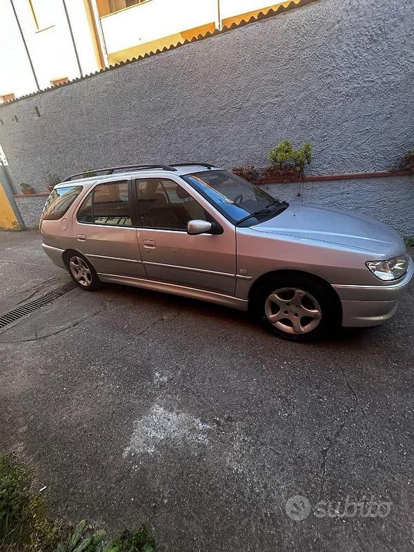 Begagnad Peugeot 306 2001 Grå Kombi