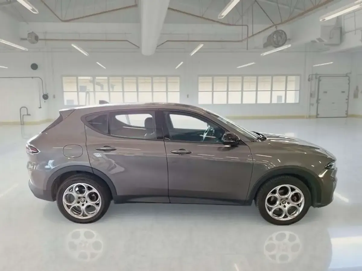 Usata Alfa Romeo Tonale Sprint 131 CV (96 kW) 2023 Grigio SUV
