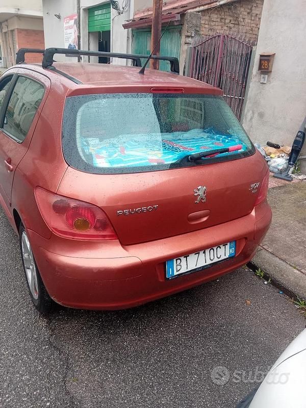 Usata Peugeot 307 107 CV (78 kW) 2001 Rosso Utilitaria