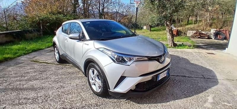 Begagnad Toyota C-HR Active 98 HK (72 kW) 2018 Silver SUV