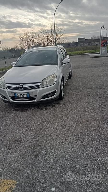 Usata Opel Astra 60 CV (44 kW) 2009 Grigio Station wagon