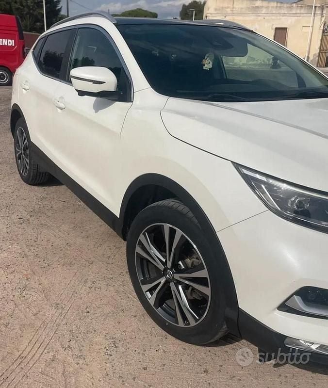 Usata Nissan Qashqai N-Connecta 110 CV (80 kW) 2018 Bianco SUV