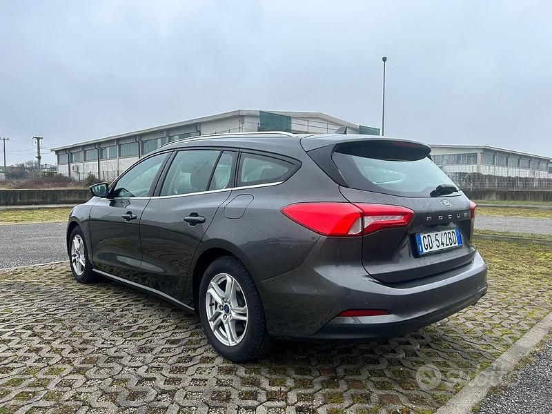 Usata Ford Focus Titanium 95 CV (69 kW) 2020 Grigio Station wagon