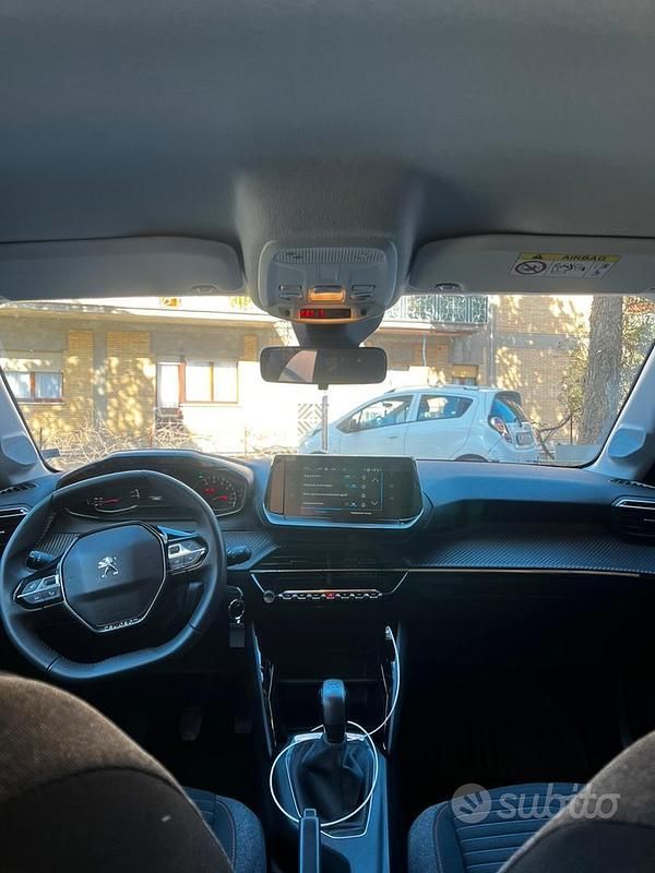 Usata Peugeot 208 75 CV (55 kW) 2023 Grigio Utilitaria
