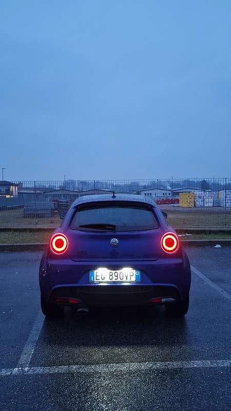 Usata 2011 Alfa Romeo MiTo Distinctive Due volumi | 5900 € (Buon prezzo) - Immagine 1/4