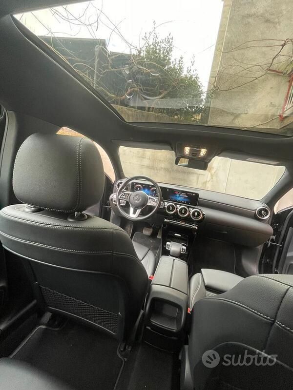 Usata Mercedes A180 116 CV (85 kW) 2020 Nero Utilitaria