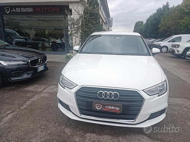 Usata Audi A3 Business 110 CV (80 kW) 2017 Bianco Berlina
