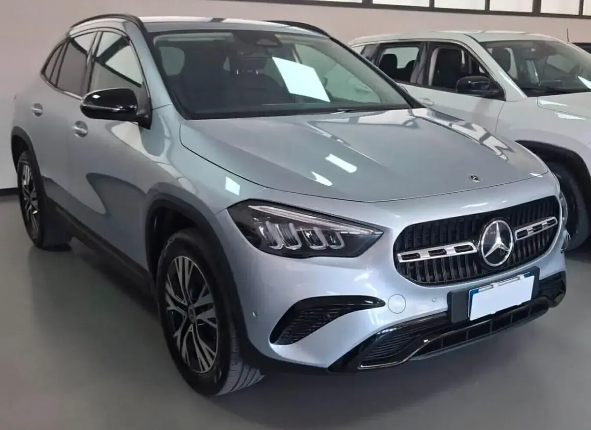 Nuova Mercedes GLA200 AMG line 150 CV (110 kW) 2026 Argento SUV