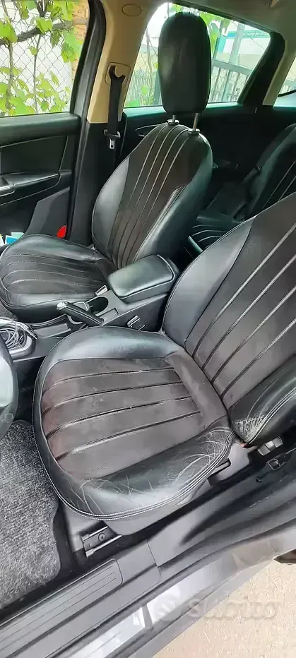 Begagnad Lancia Delta 120 HK (88 kW) 2008 Halvkombi