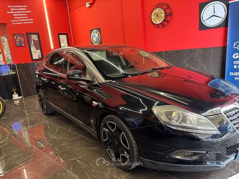 Usata Lancia Delta 190 CV (139 kW) 2010 Nero Utilitaria