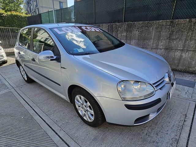 Argento Usata 2006 VW Golf V Comfortline Tre volumi | 3850 € (Buon prezzo) - Immagine 1/4