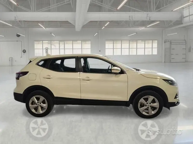 Usata Nissan Qashqai 140 CV (102 kW) 2021 Bianco SUV