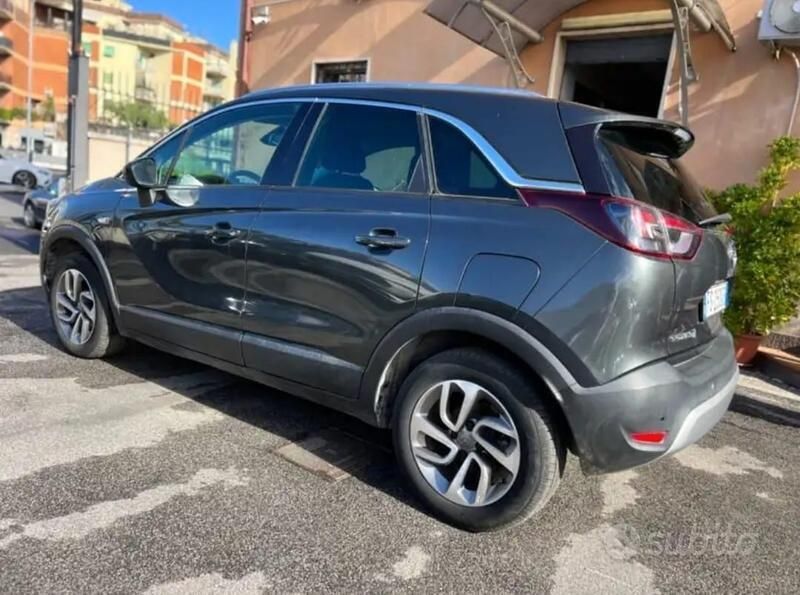 Usata Opel Crossland 110 CV (80 kW) 2018 Nero SUV