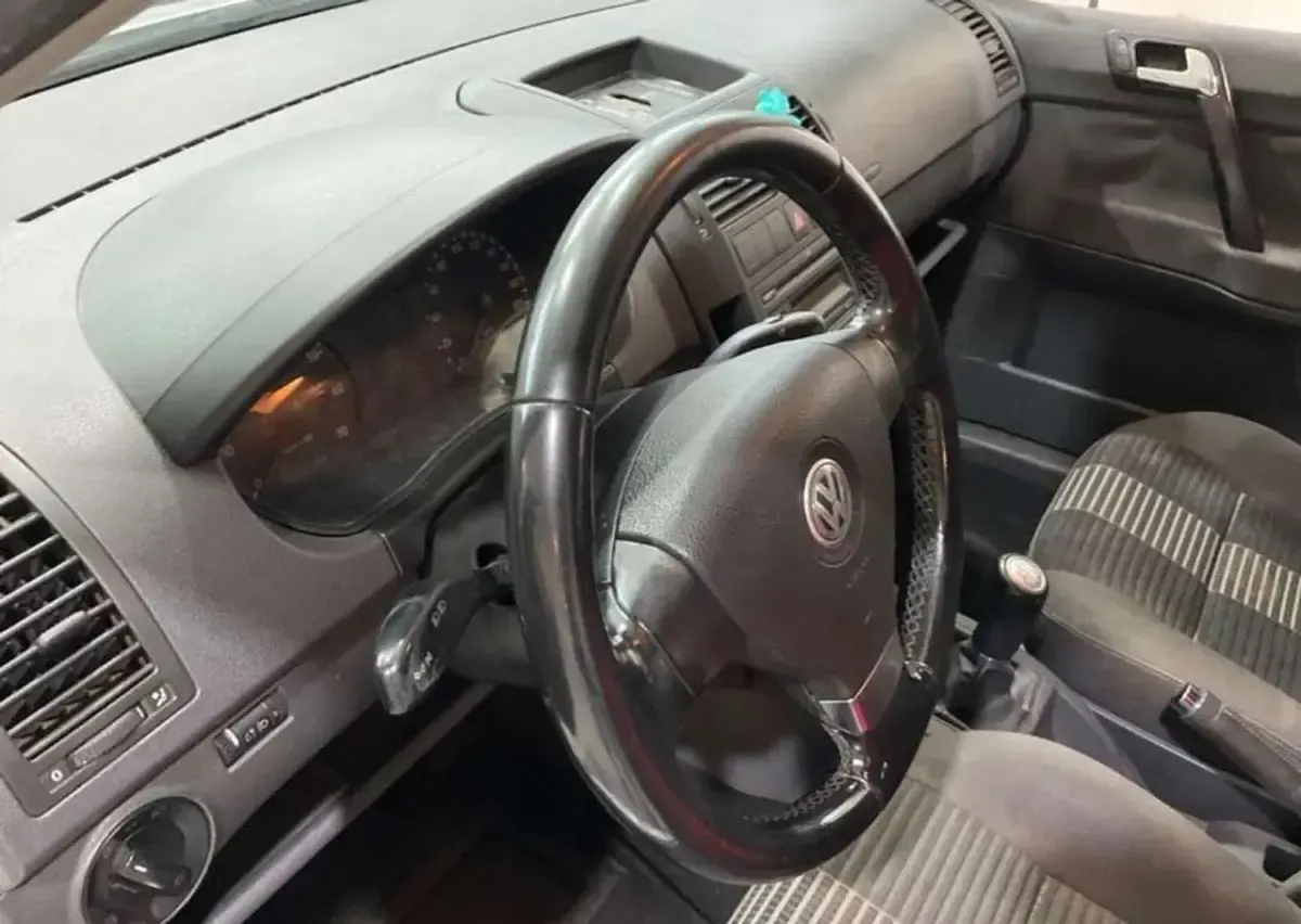 Usata VW Polo Comfortline 69 CV (50 kW) 2009 Argento Utilitaria