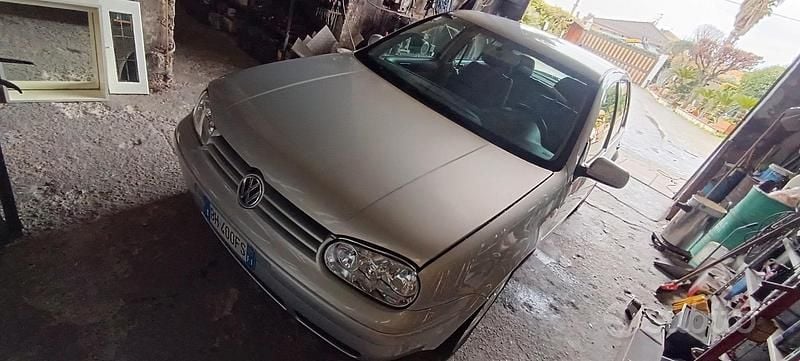 Usata VW Golf IV 110 CV (80 kW) 2000 Grigio Berlina