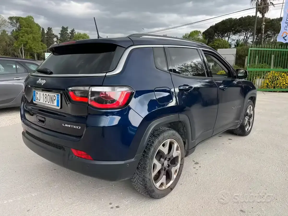 Käytetty Jeep Compass Limited 120 HP (88 kW) 2019 Sininen Katumaasturi