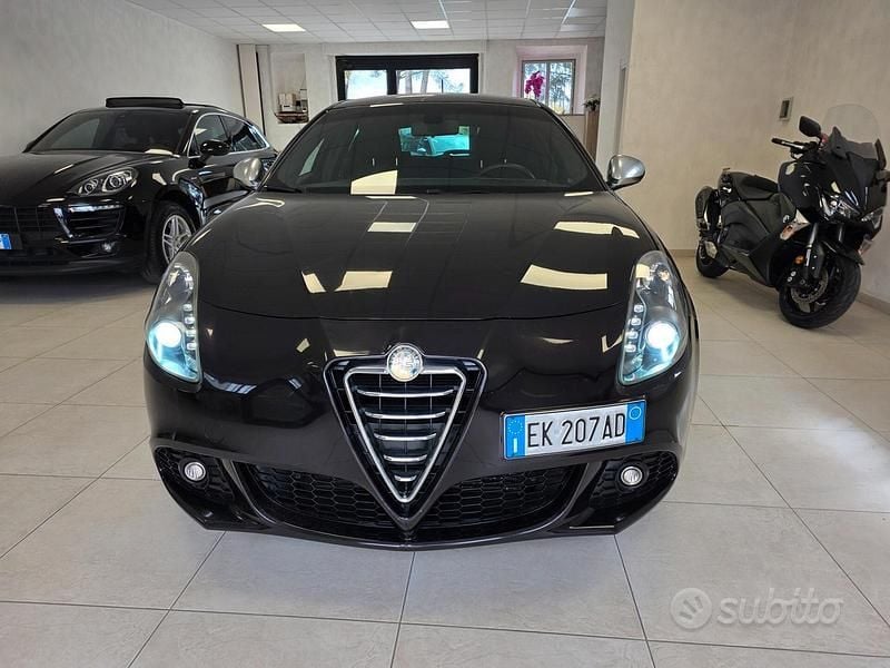 Usata Alfa Romeo Giulietta Distinctive 105 CV (77 kW) 2011 Marrone Utilitaria
