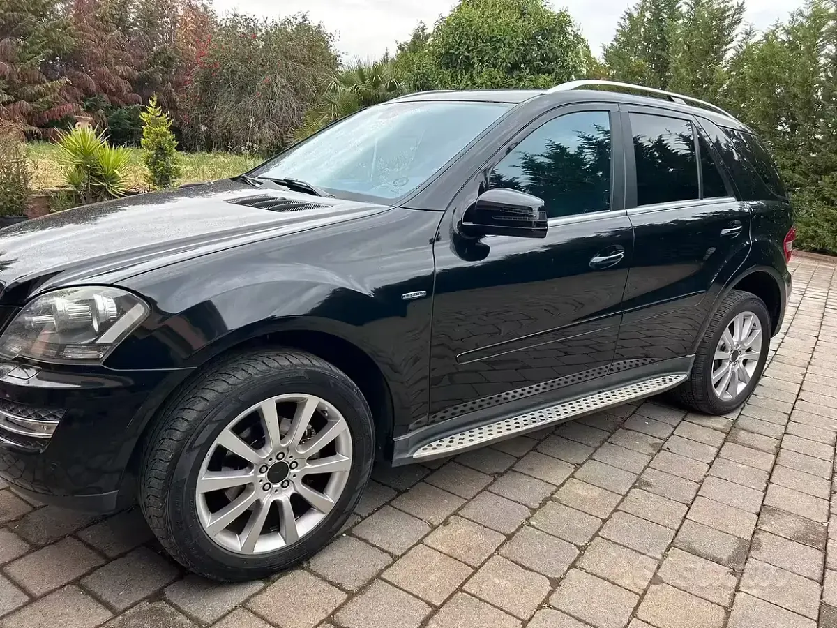 Usata Mercedes ML350 211 CV (155 kW) 2011 Nero SUV