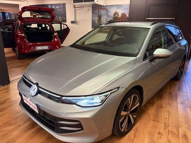 Argento Usata 2025 VW Golf VIII Life Station wagon | 31.500 € (Buon prezzo) - Immagine 1/4
