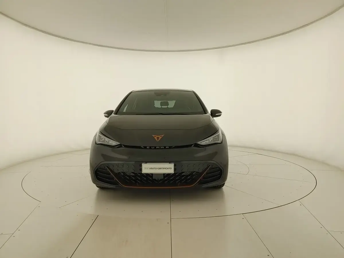 Usata Cupra Born 69 kW (95 CV) 2023 Grigio quasar Utilitaria