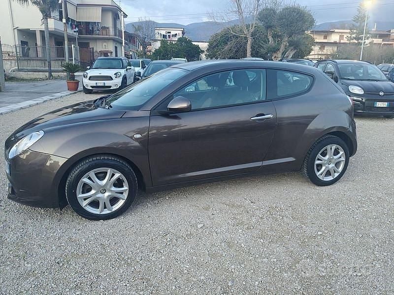 Usata Alfa Romeo MiTo Distinctive 95 CV (69 kW) 2011 Marrone Utilitaria