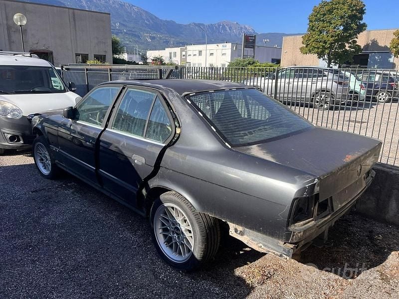 Usata BMW 535 Comfort Edition 212 CV (155 kW) 1988 Nero Berlina