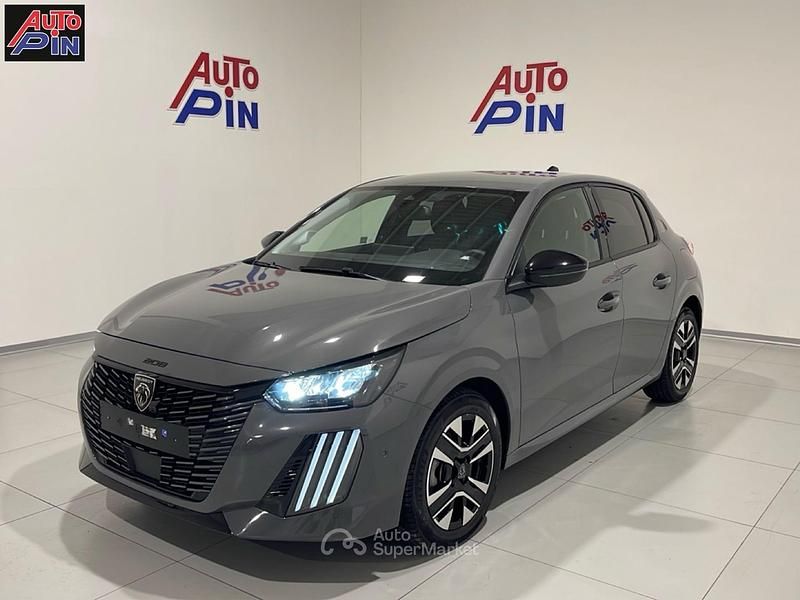 Usata 2024 Peugeot 208 Allure Due volumi | 14.980 € (Buon prezzo) - Immagine 1/4